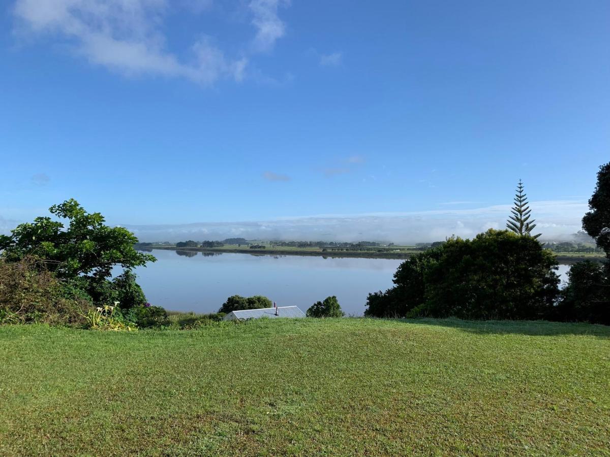 Peaceful Riverfront Cottage In Small Northland Town Te Kopuru Eksteriør billede